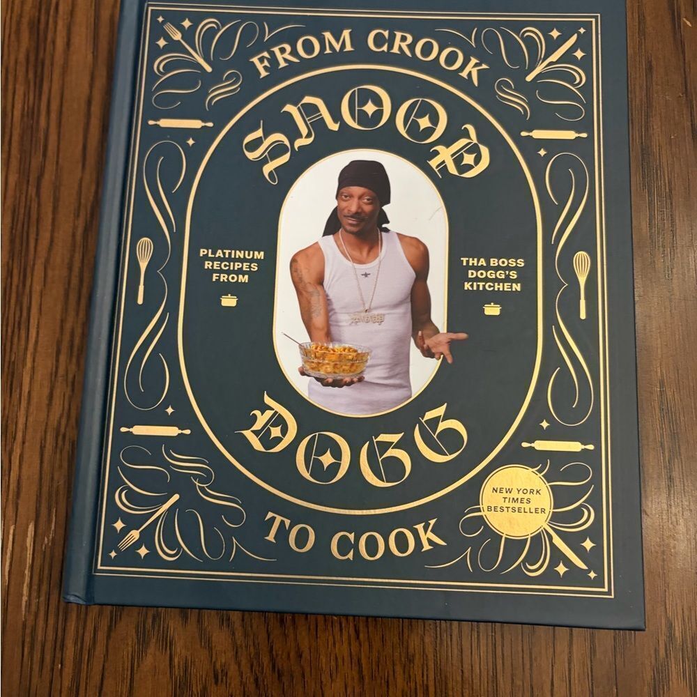 Snoop Dogg Cookbook - From Crook to Cook NWOT